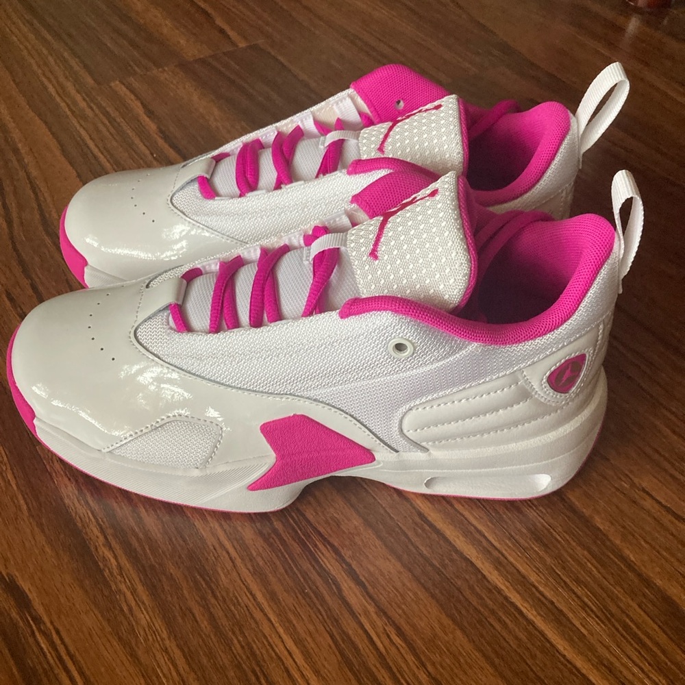 🆕🔥Jordan Max Aura 6White/Pink 6.5Y/Womens 8 - Picture 3 of 11